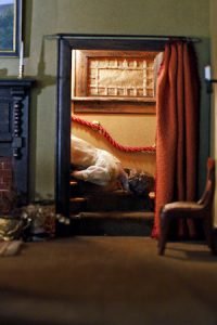 Creepy !  The Grim Crime-Scene Dollhouses Made by the ‘Mother of Forensics’