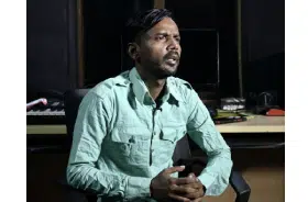 Bangladesh: 'Tuneless' social star arrested, asked to stop singing classic songs
