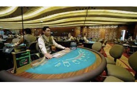 Singapore: Syndicate allegedly used device to record cards during game at MBS casino; men face charges