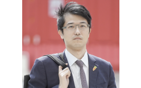 Hong Kong lawyer Leo Yau challenges conviction and jail time for obstructing police outside court