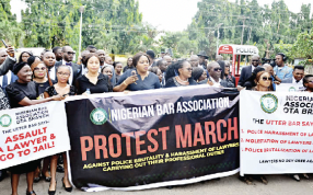 Nigeria: Lagos NBA protesters storm police HQ over brutality against lawyers