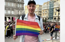 Russia: A Moscow librarian was told by the government to destroy LGBTIQ+ books. So he made a choice
