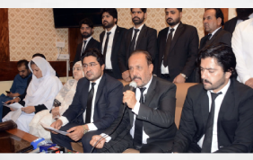 Pakistan: Quetta Bar boycotts courts until revoked license of Adv Farzana restored