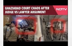 More Court Chaos in India..Judge vs Lawyer, Cops Chase Away Advocates