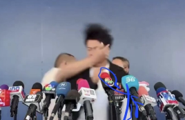 Thailand: Religious fanatic attacks celebrity lawyer during live press conference in Bangkok