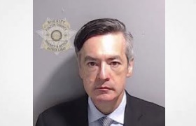 Former Trump lawyer loses law license in New York