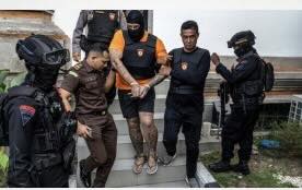 Three Australians face death penalty over Bali shooting