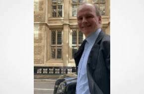 UK: Solicitor convicted of stalking court observer