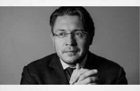 Russia: One of Moscow’s most famous lawyers, Alexander Karabanov, arrested and detained