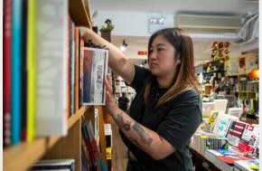Hong Kong police arrest booksellers on suspicion of selling seditious publications