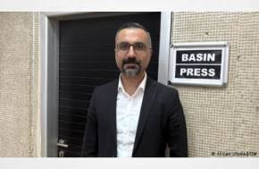 Turkish court arrests lawyer and frees DW reporter Uluda? under travel ban, reporting conditions