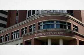 USA: Disbarred lawyer accused of handing out checks for fake settlements, theft